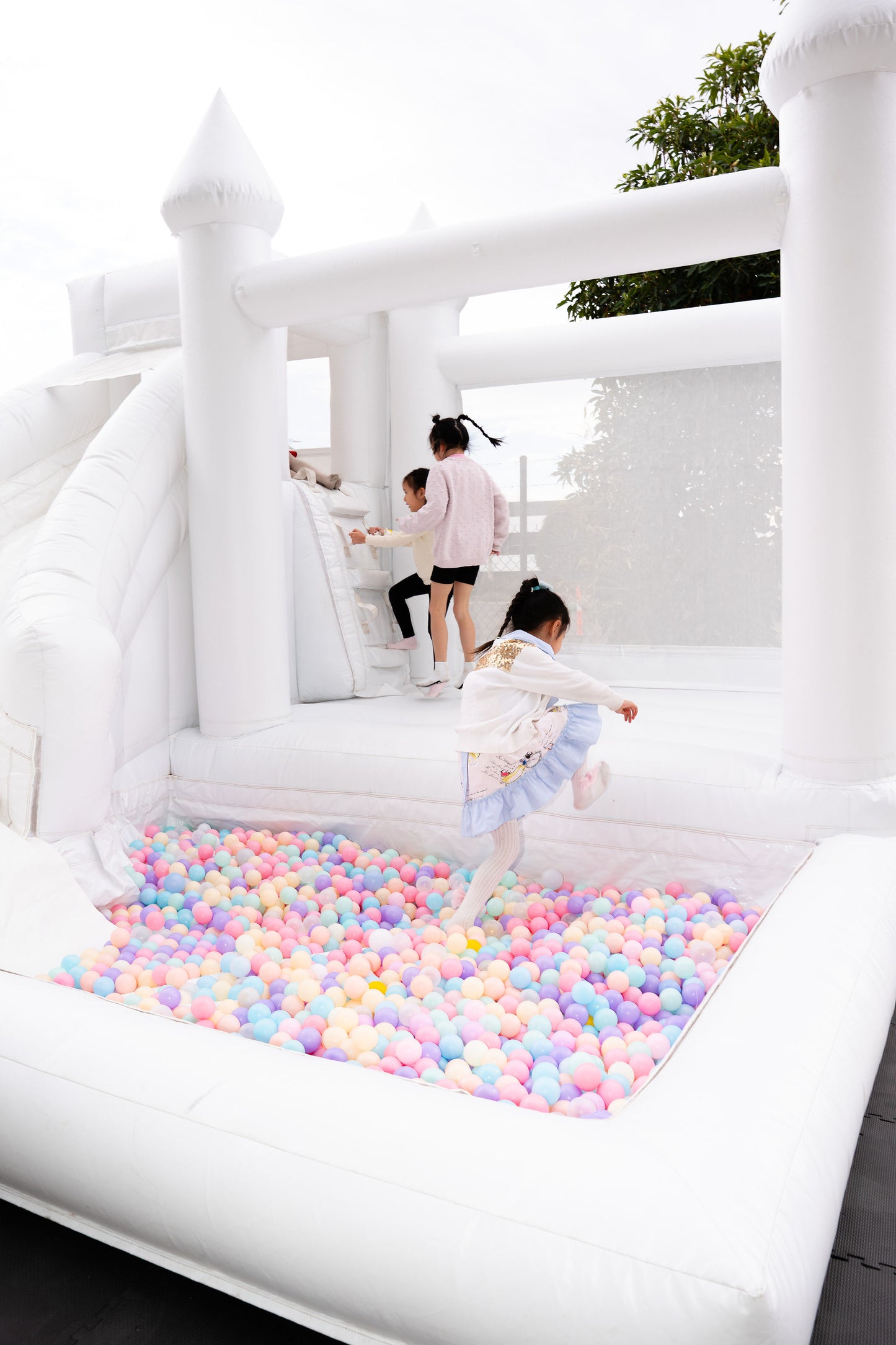 Jumping Castle with Slide & Ball Pit (4x4)